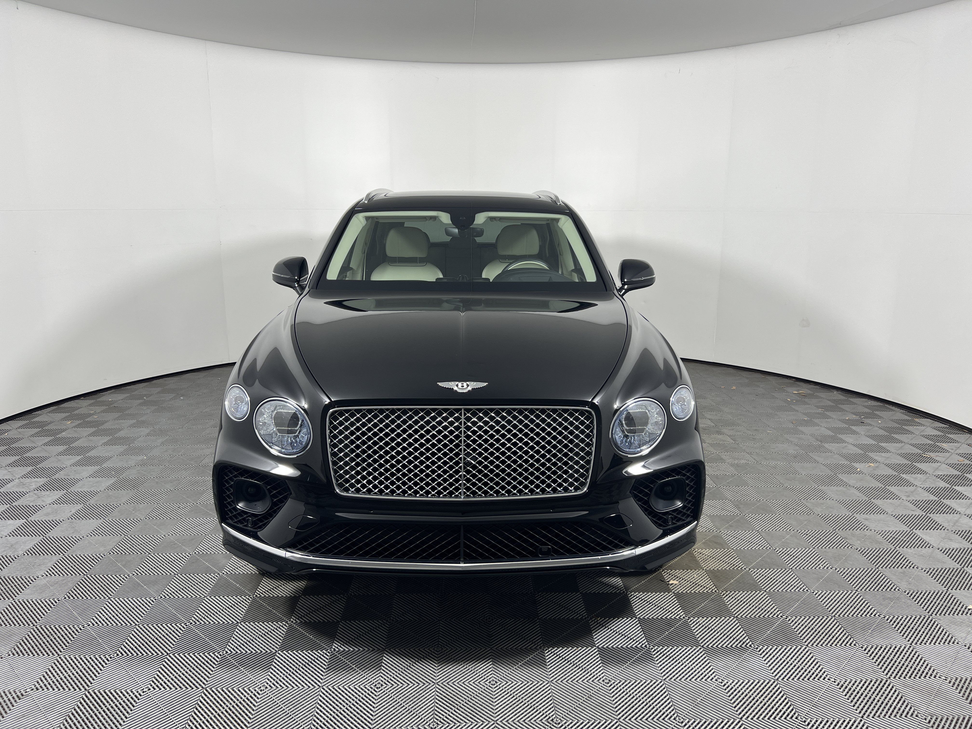Used 2021 Bentley Bentayga AWD/4WD image 8