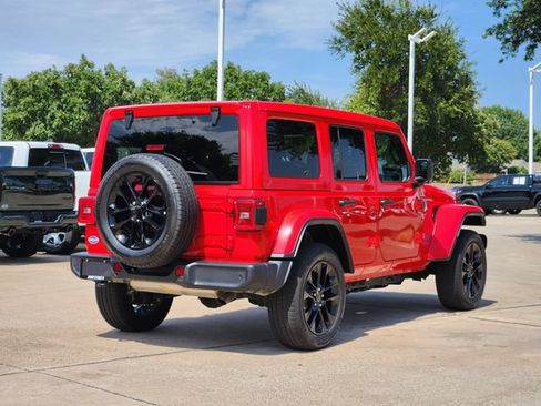 Used 2025 Jeep Wrangler Unlimited Sahara w/ Safety Group AWD/4WD image 7