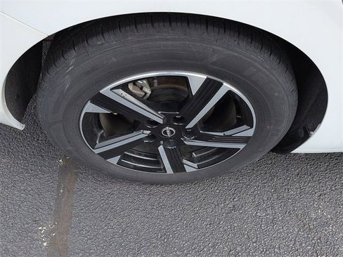 Used 2024 Nissan Sentra SV image 9