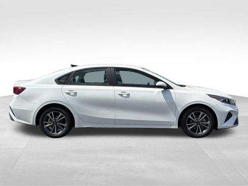 Used 2023 Kia Forte LXS FWD image 8