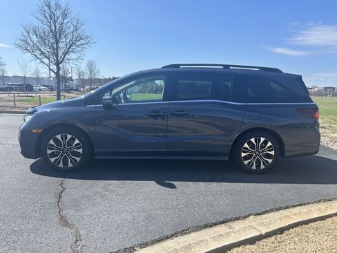 Certified 2025 Honda Odyssey Elite image 6