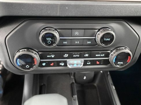 New 2025 Ford Bronco Outer Banks image 3