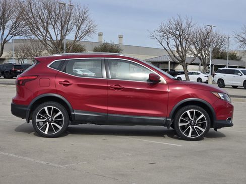 Used 2018 Nissan Rogue Sport SL w/ SL Premium Package image 2