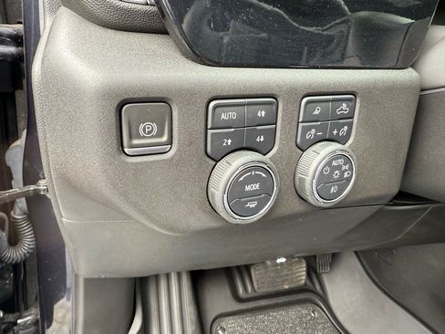 Used 2023 Chevrolet Silverado 1500 High Country image 18