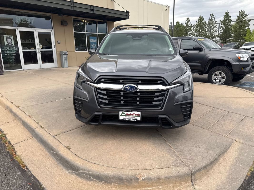 Used 2023 Subaru Ascent Premium w/ Convenience Package AWD/4WD image 3