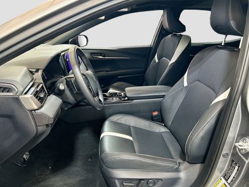 Used 2025 Toyota Camry SE w/ Multimedia Upgrade Package FWD image 17