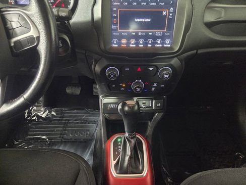 Used 2020 Jeep Renegade Trailhawk w/ UConnect 8.4 Nav Group AWD/4WD image 13