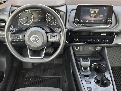 Used 2021 Nissan Rogue SV image 23