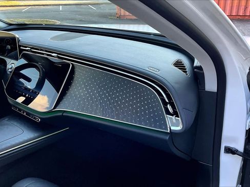 Used 2025 Mercedes-Benz E 350 Sedan w/ Winter Package image 17