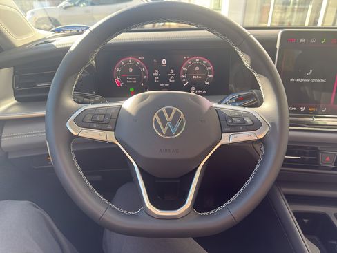 New 2026 Volkswagen Tiguan SE image 10