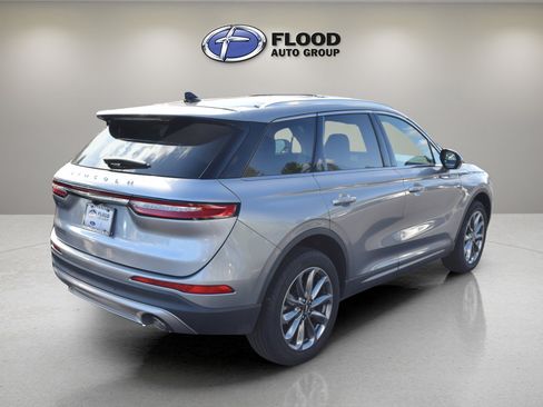 Used 2022 Lincoln Corsair AWD w/ Premium Package image 4