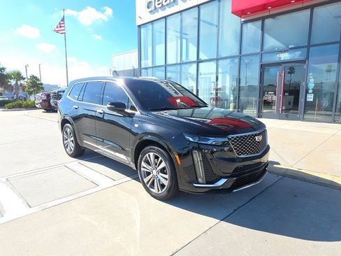 Used 2022 Cadillac XT6 Premium Luxury image 2