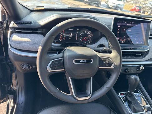 Used 2024 Jeep Compass Latitude w/ Altitude Special Edition image 13