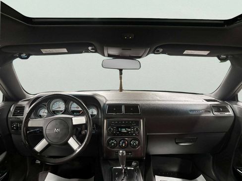 Used 2010 Dodge Challenger R/T RWD image 21