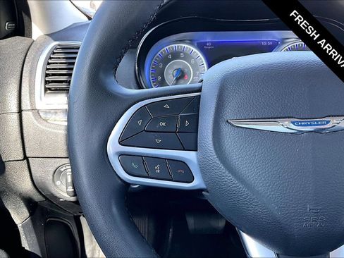 Used 2023 Chrysler 300 Touring L w/ Comfort Group AWD/4WD image 13