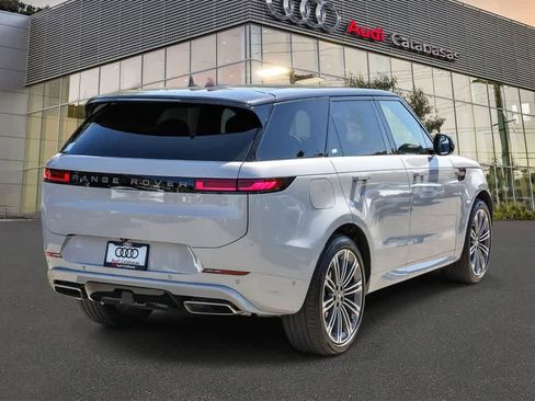 Used 2025 Land Rover Range Rover Sport Dynamic SE AWD/4WD image 4