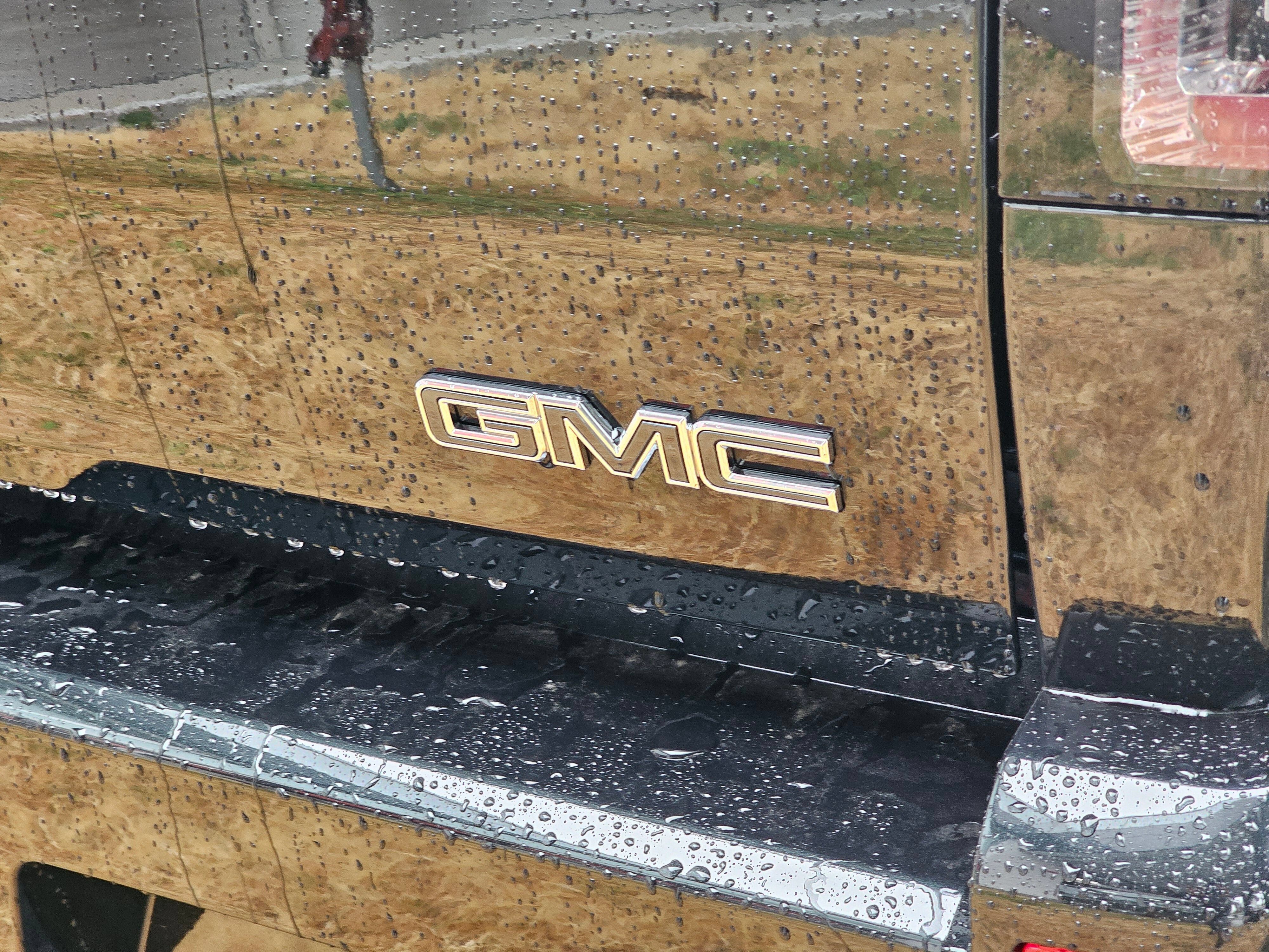 New 2024 GMC Hummer EV 2X AWD/4WD image 16