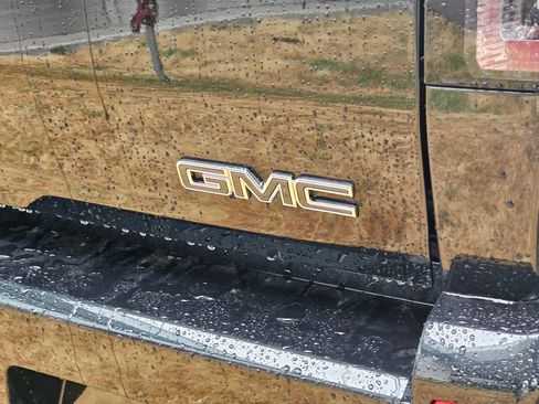 New 2024 GMC Hummer EV 2X image 16