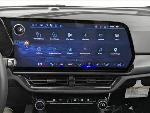 Used 2024 Chevrolet Equinox EV RS FWD image 28
