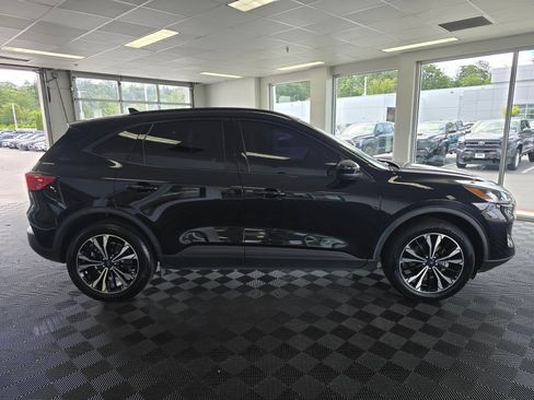 Used 2021 Ford Escape SEL w/ Technology Package AWD/4WD image 2