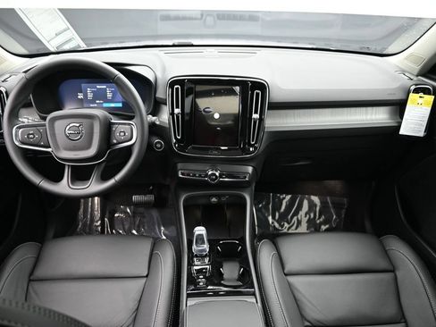 New 2026 Volvo XC40 B5 Ultra w/ Protection Package Premier AWD/4WD image 19