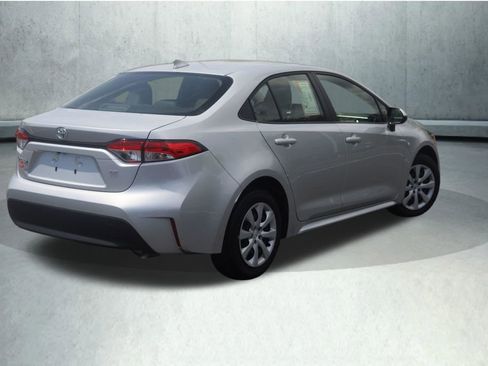 Used 2023 Toyota Corolla LE w/ Carpet Mat Package (TMS) FWD image 7