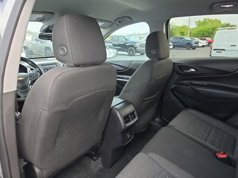 Used 2024 Chevrolet Equinox LT FWD image 12