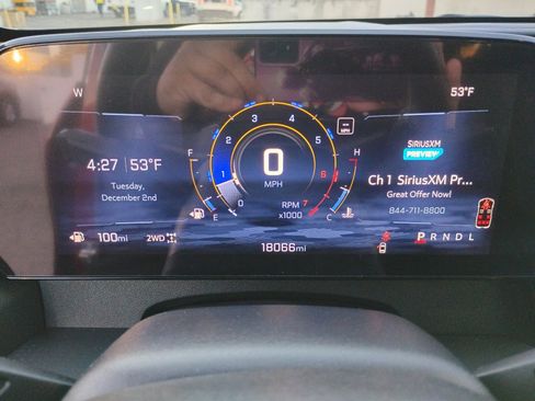 Used 2024 Chevrolet Traverse LT w/ Trailering Package image 17