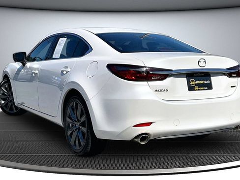 Used 2021 MAZDA MAZDA6 Touring FWD image 4