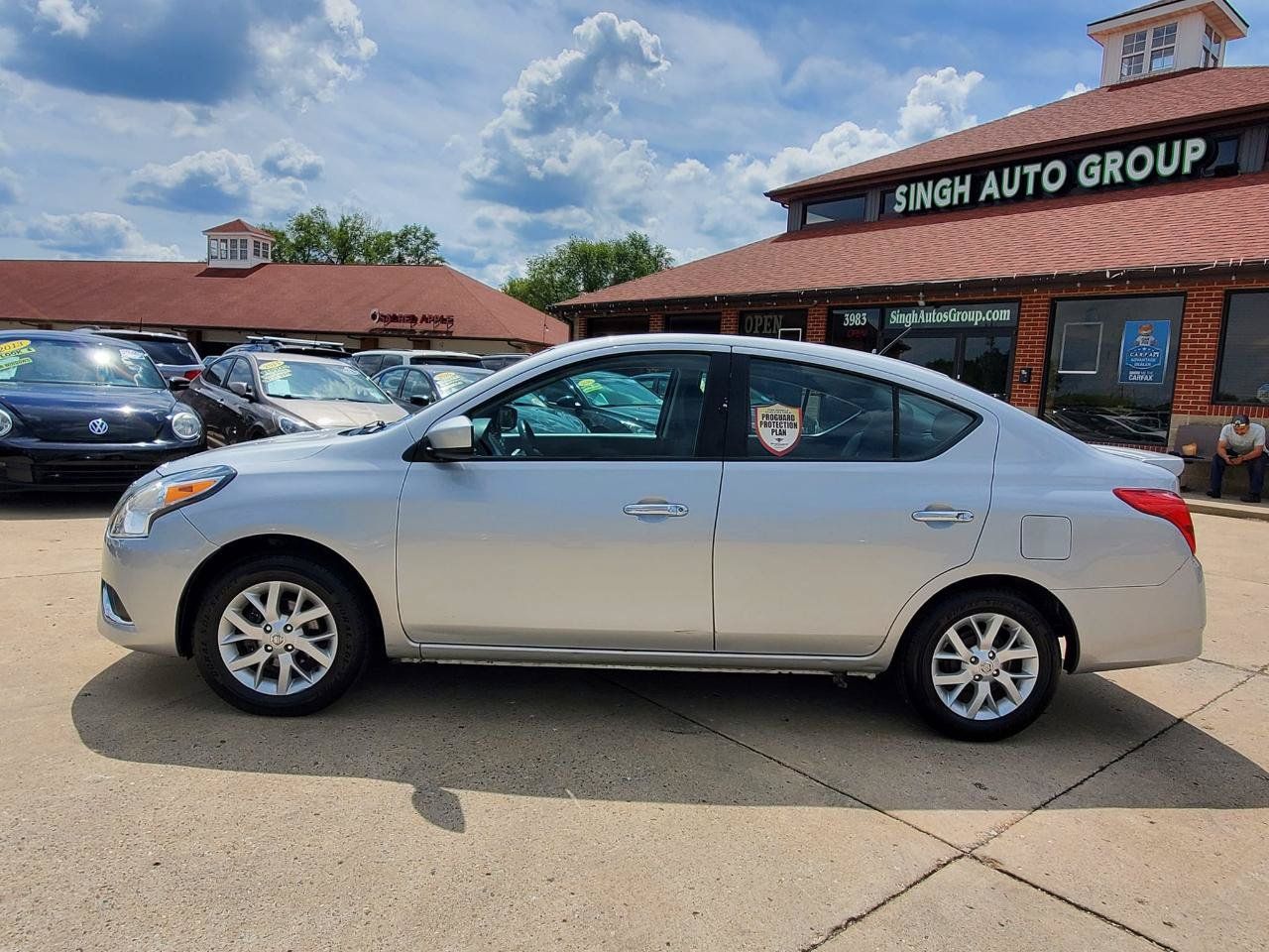 Used 2018 Nissan Versa SV w/ SV Special Edition Package FWD image 4