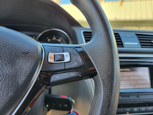 Used 2018 Volkswagen Passat 2.0T S w/ Driver Assistance Package image 29