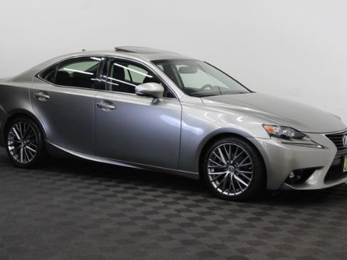 Used 2015 Lexus IS 250 w/ Navigation System Package RWD image 3