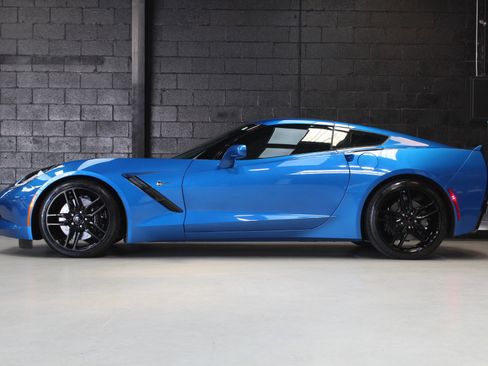 Used 2015 Chevrolet Corvette Stingray Coupe w/ 2LT Preferred Equipment Group image 3