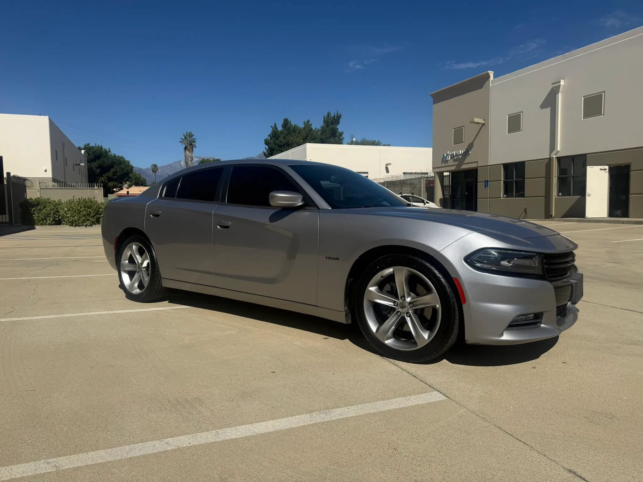 Used 2018 Dodge Charger R/T RWD image 7