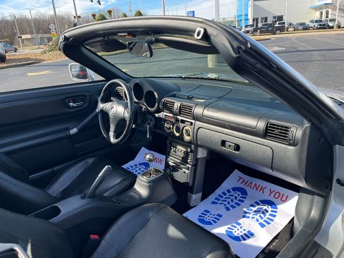 Used 2002 Toyota MR2 image 11