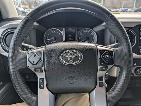 Used 2021 Toyota Tacoma SR5 w/ SR5 Appearance Package (SM) RWD image 23
