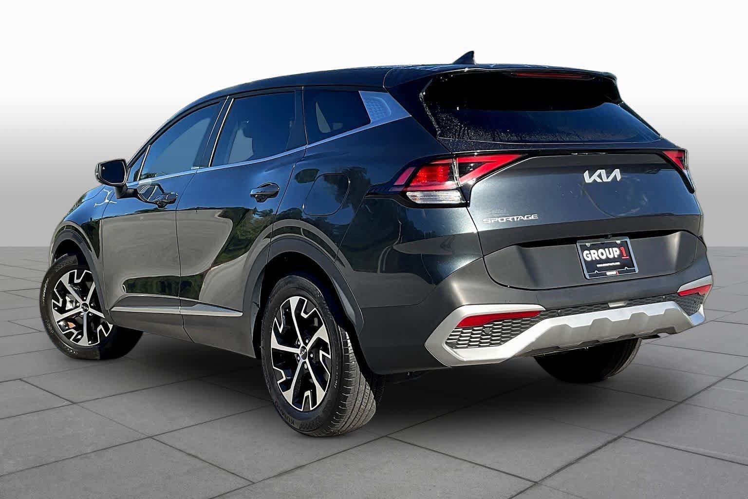 Used 2024 Kia Sportage EX FWD image 12