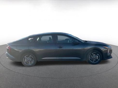 Used 2025 Kia K4 LXS image 15