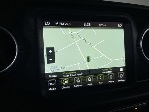 Used 2020 Jeep Wrangler Unlimited Sahara AWD/4WD image 17
