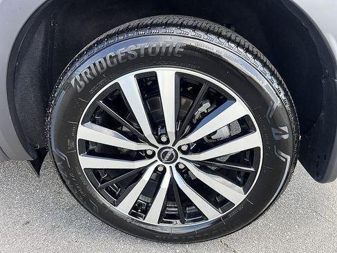 Certified 2025 Nissan Pathfinder Platinum w/ Cargo Package FWD image 10