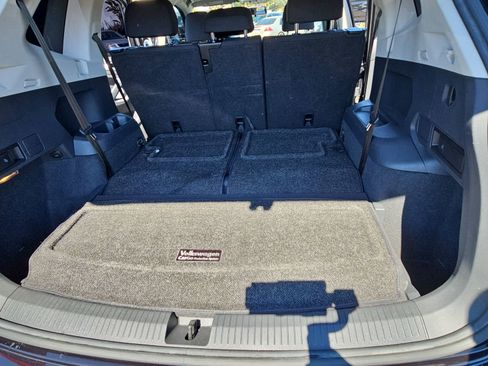 Used 2018 Volkswagen Tiguan S image 14