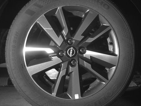 Used 2025 Nissan Versa SV image 15