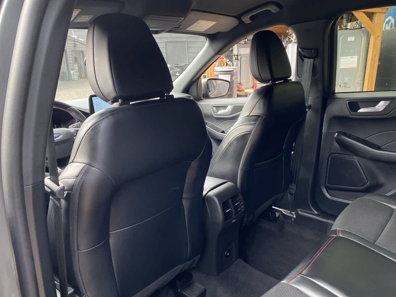 Used 2025 Ford Escape ST-Line Select AWD/4WD image 14