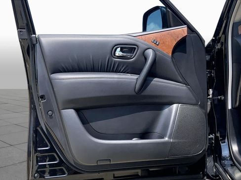 Used 2023 Nissan Armada SL w/ Captain's Chairs Package RWD image 43