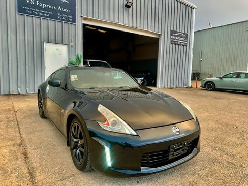 Used 2016 Nissan 370Z Touring RWD image 9