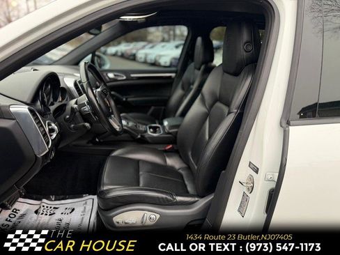 Used 2018 Porsche Cayenne S Platinum image 31