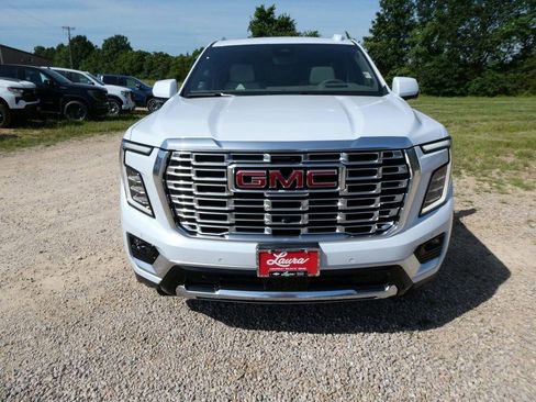 New 2026 GMC Yukon Denali w/ Denali Reserve Package AWD/4WD image 8
