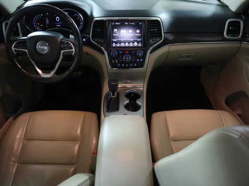 Used 2017 Jeep Grand Cherokee Limited image 15