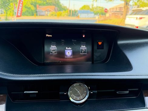 Used 2015 Lexus ES 350 w/ Premium Package FWD image 16
