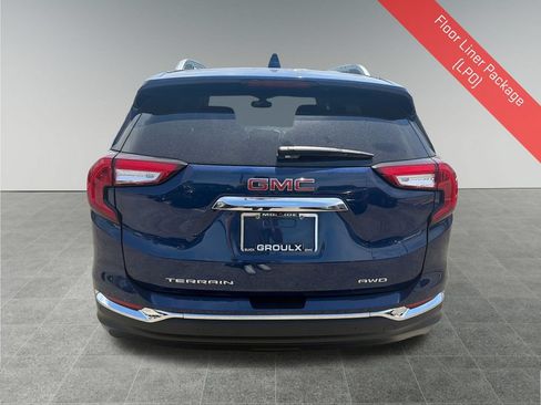 Used 2022 GMC Terrain SLT w/ LPO, Floor Liner Package AWD/4WD image 5